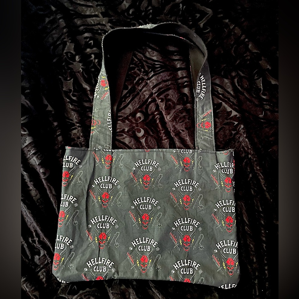 HELLFIRE CLUB (STRANGER THINGS) Tote